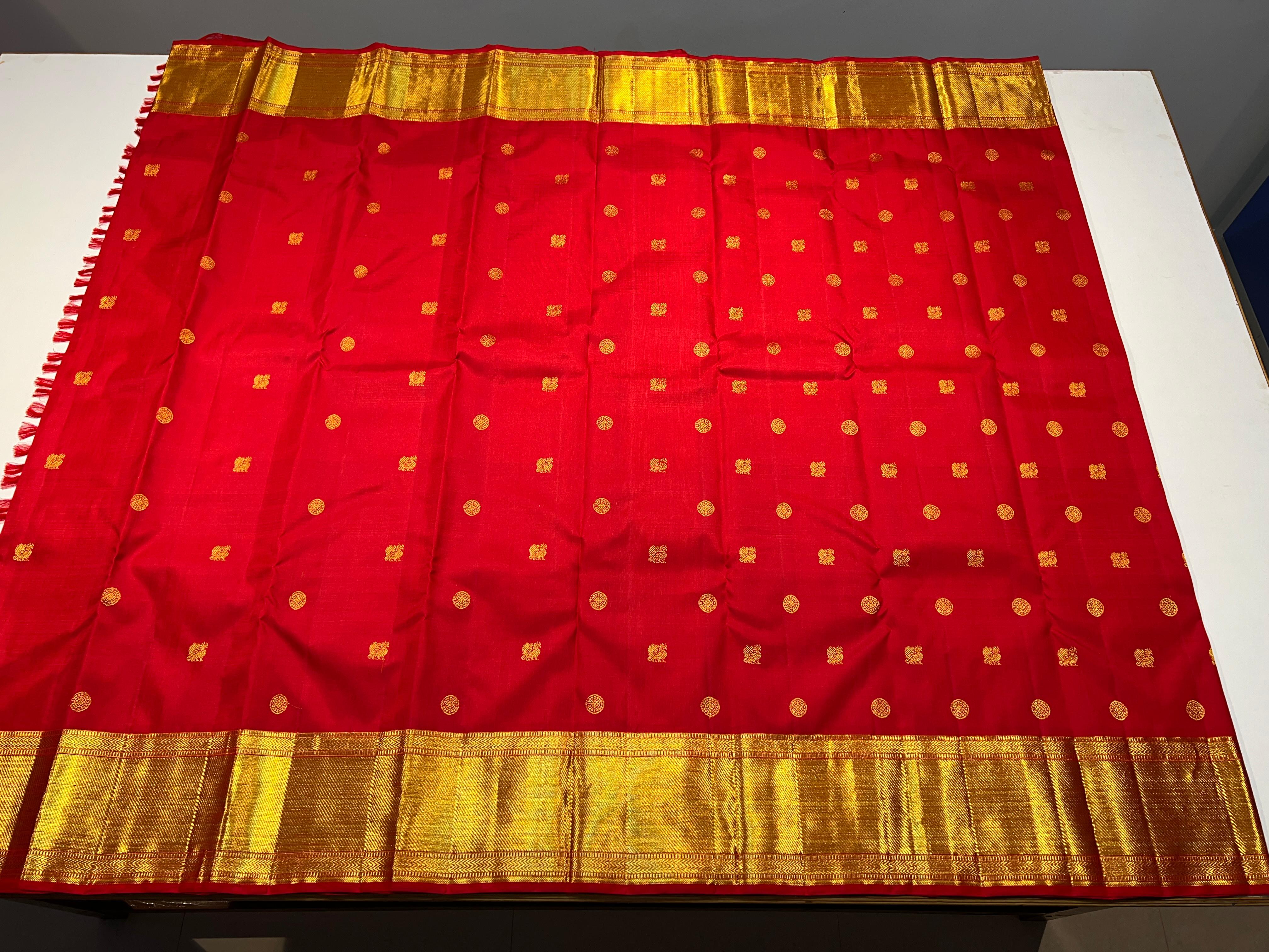 CHILLI RED COLOUR & GOLD BORDER KANCHIPURAM SILK SAREE