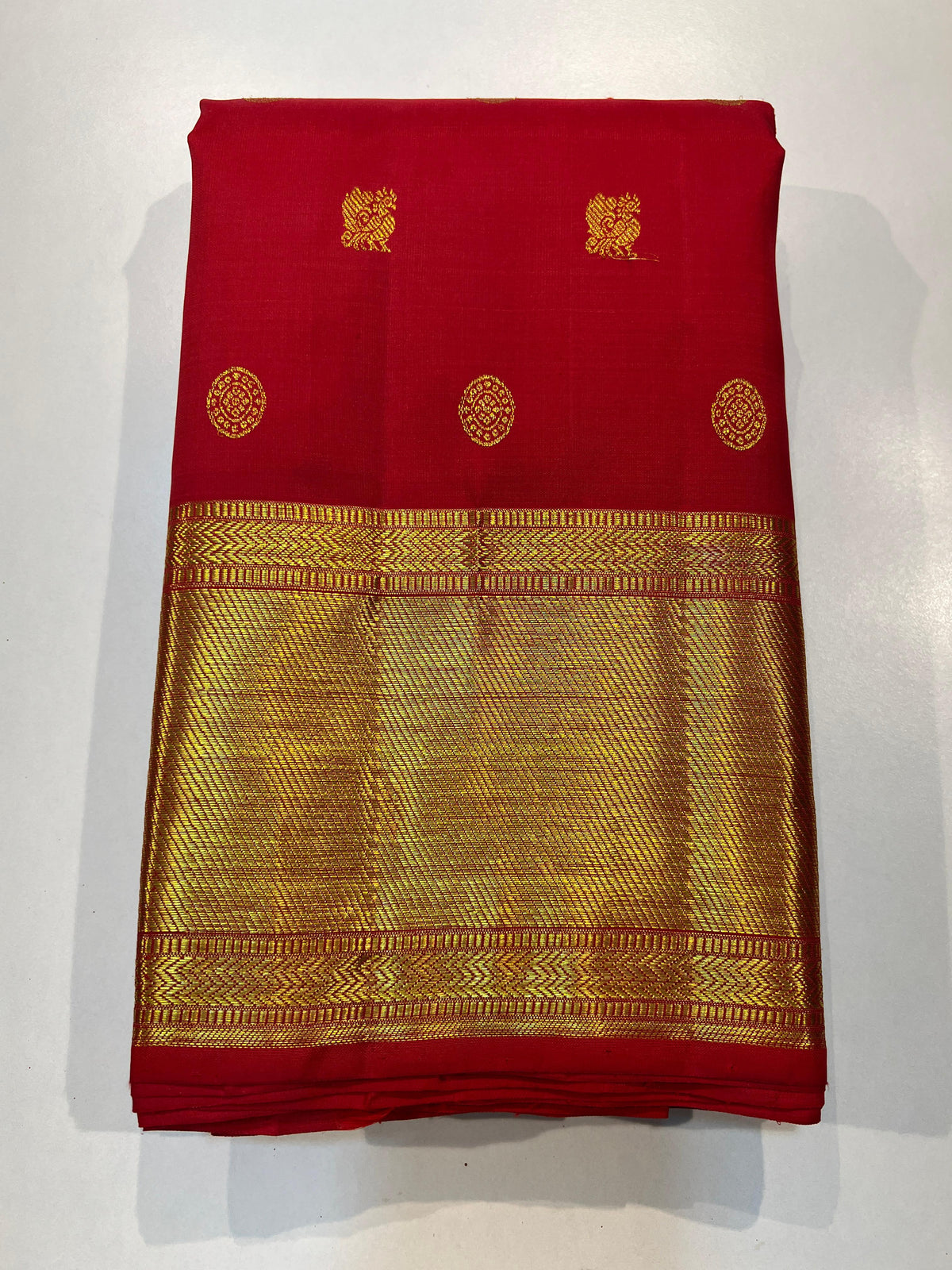 CHILLI RED COLOUR & GOLD BORDER KANCHIPURAM SILK SAREE