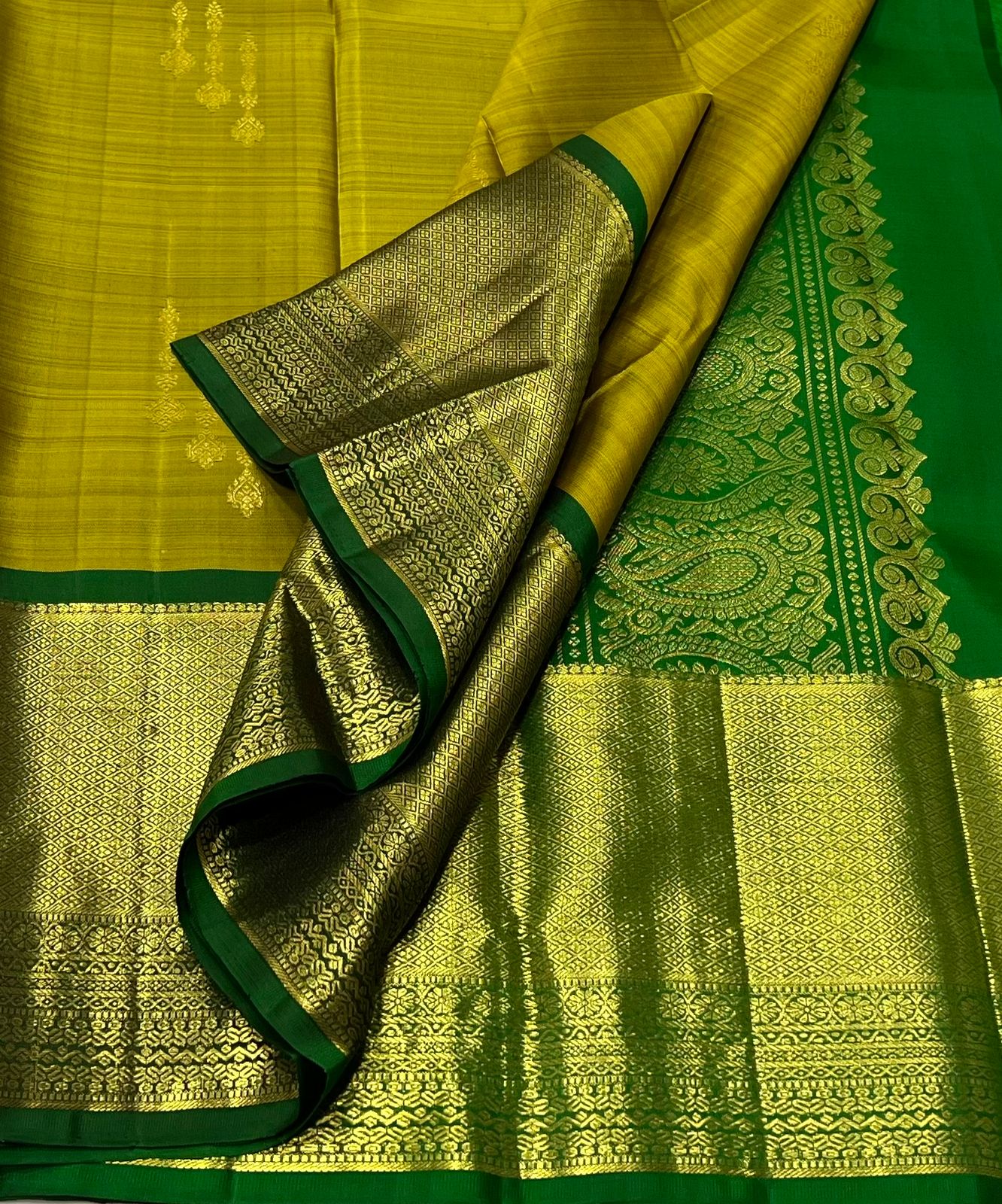 MEHANDHI GREEN/BOTTLE GREEN  COLOUR COMBITION PURE KANCHI SILK SAREE