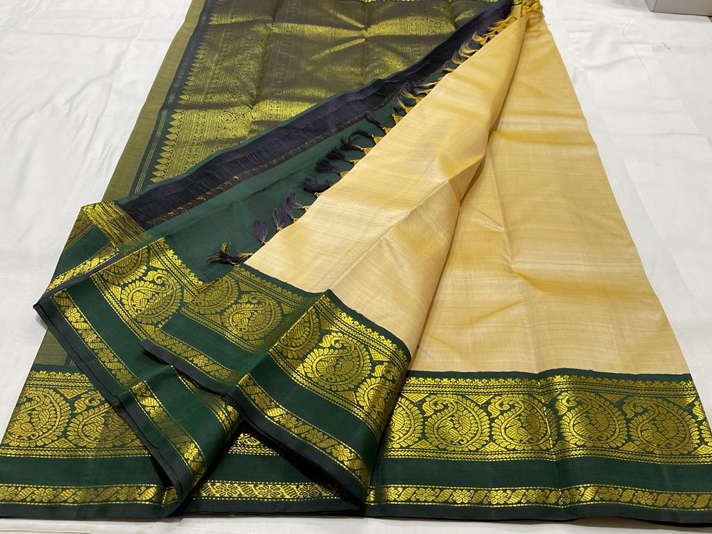 CREAM/BOTTLE GREEN  COMBITION PURE KANCHI SILK SAREE