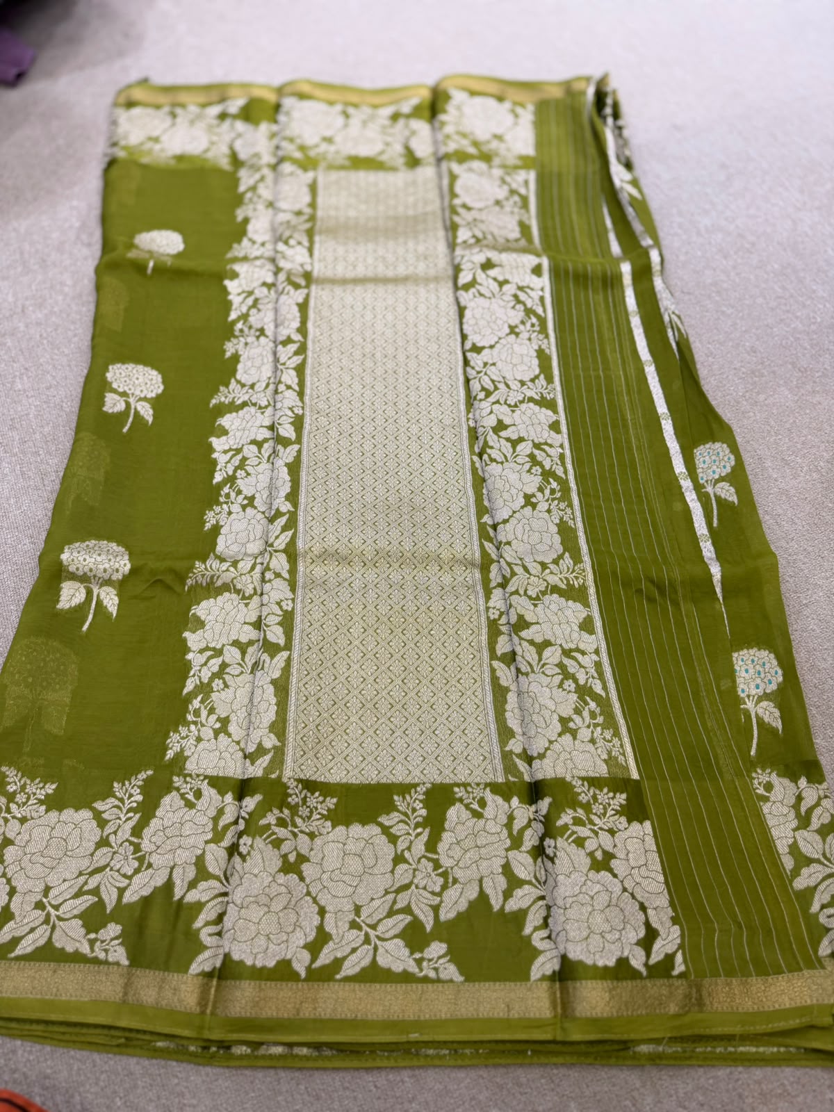 ORGANZA FLORAL MEHENDI BANARASI
