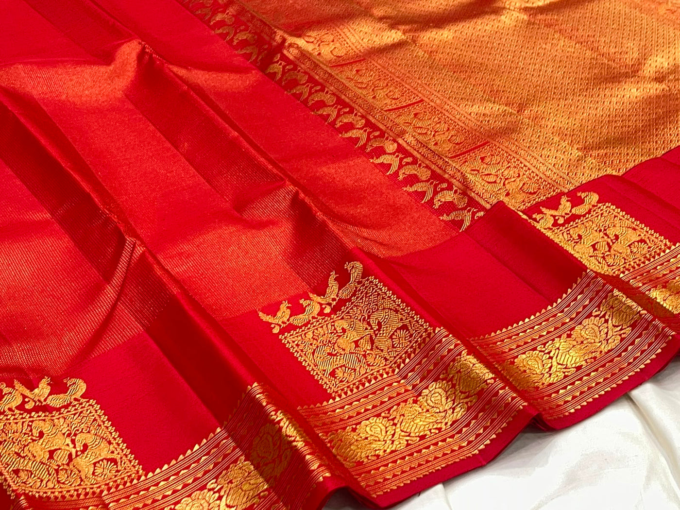 PURE KANCHEEPURAM SILK SAREE WITH UNIQUE ZARI  BORDER