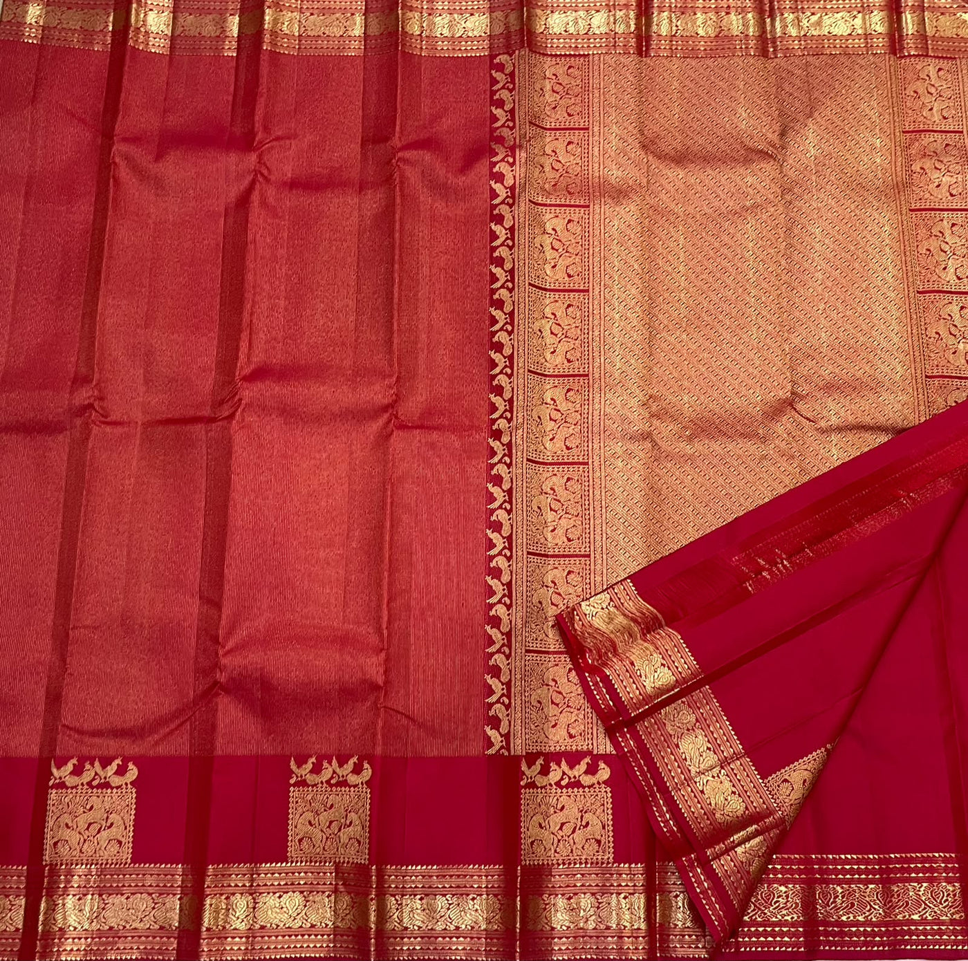 PURE KANCHEEPURAM SILK SAREE WITH UNIQUE ZARI  BORDER