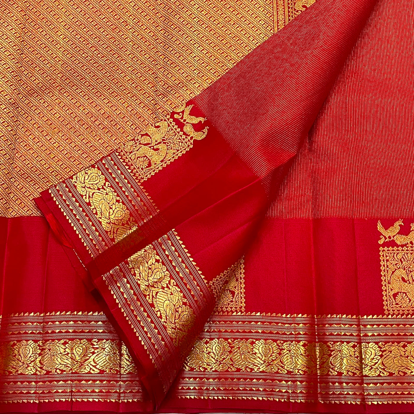 PURE KANCHEEPURAM SILK SAREE WITH UNIQUE ZARI  BORDER