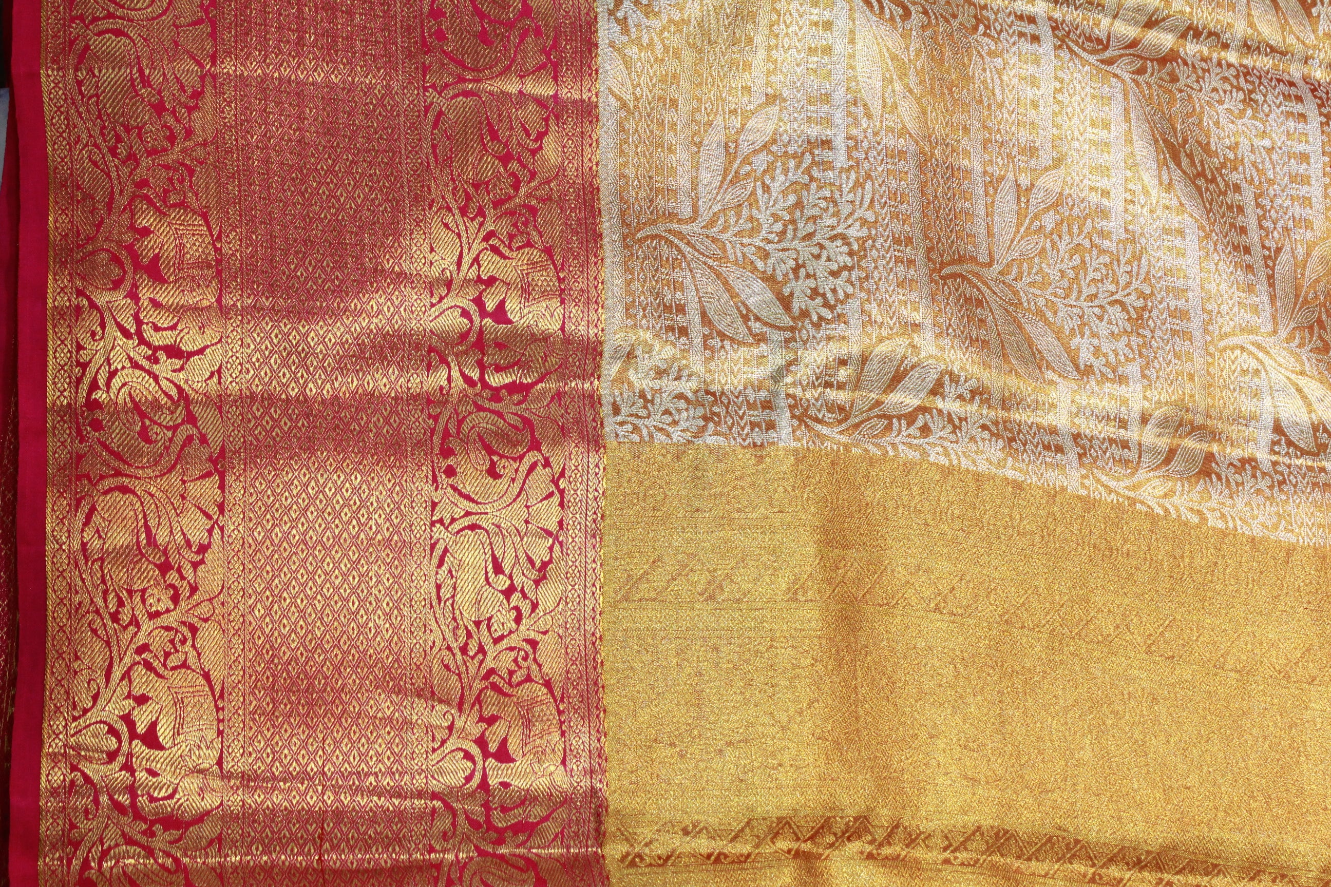 GOLD / RED COLOUR SAREE