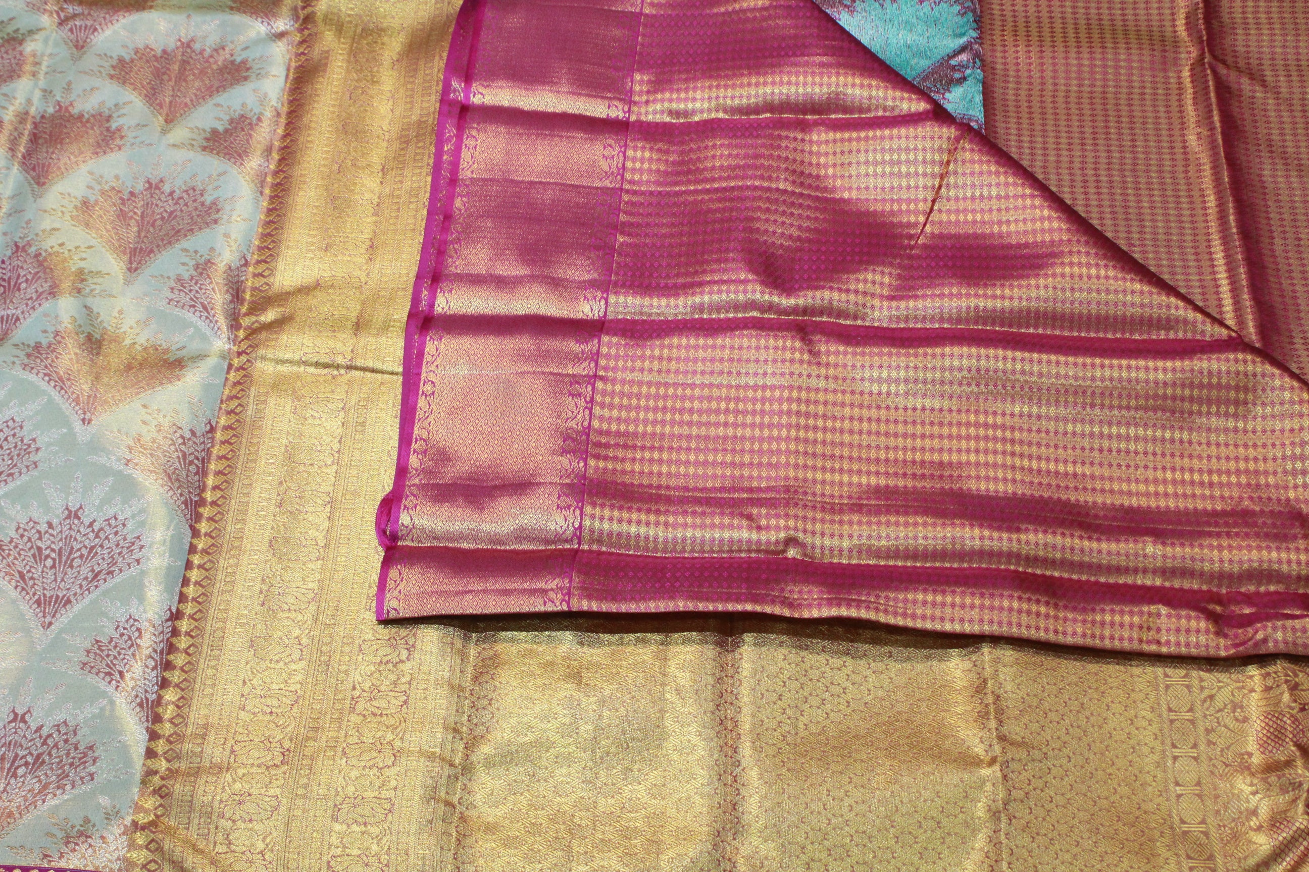 PISTA GREEN / PINK COLOUR SAREE