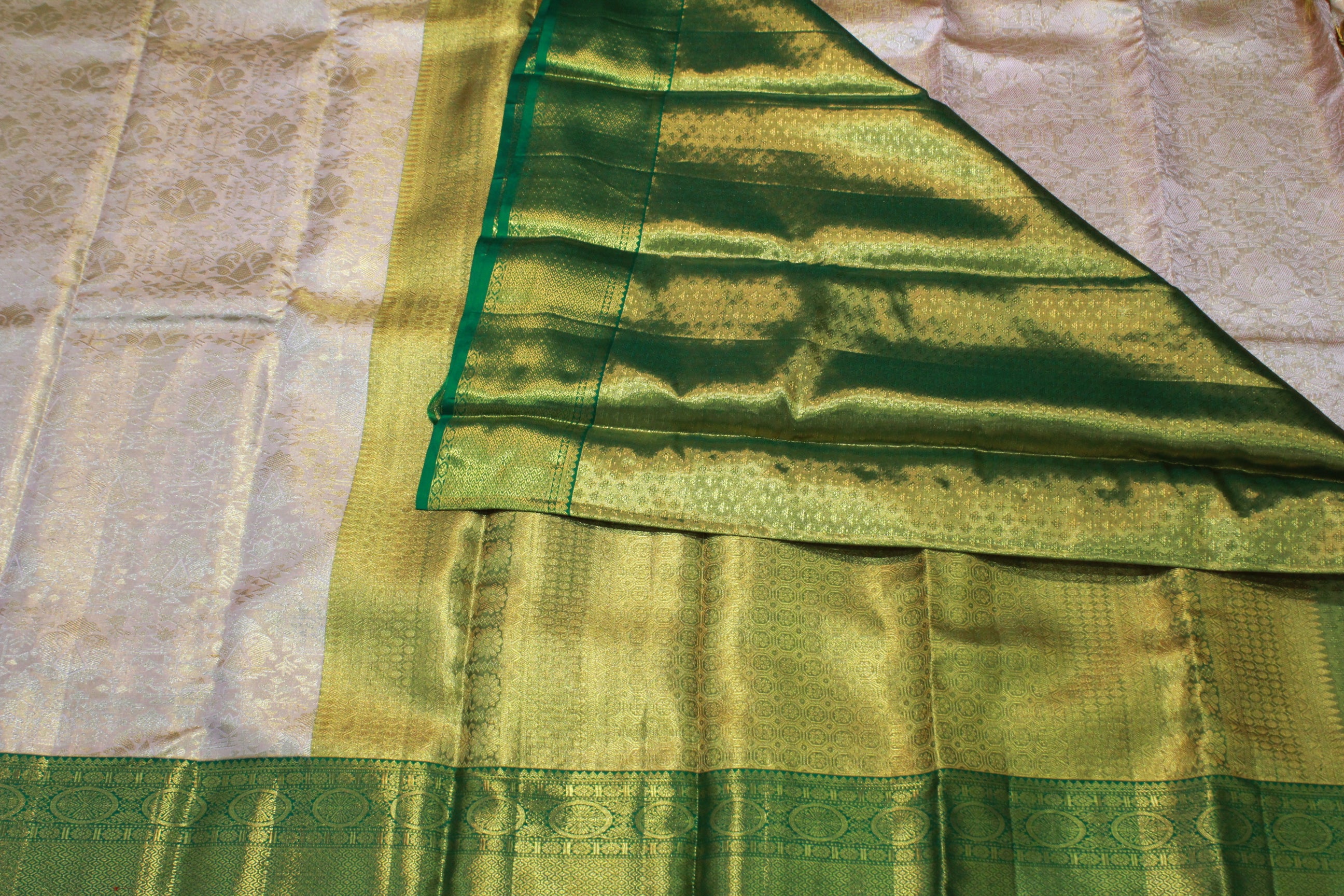 CREAM / GREEN COLOUR SAREE