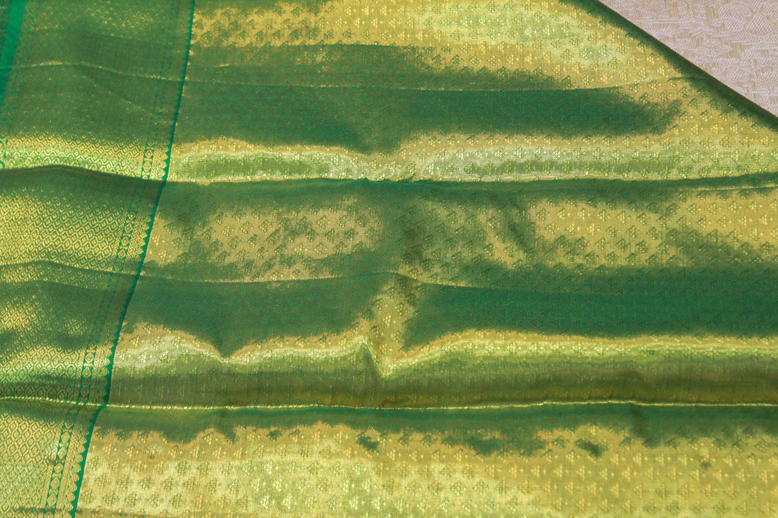 CREAM / GREEN COLOUR SAREE