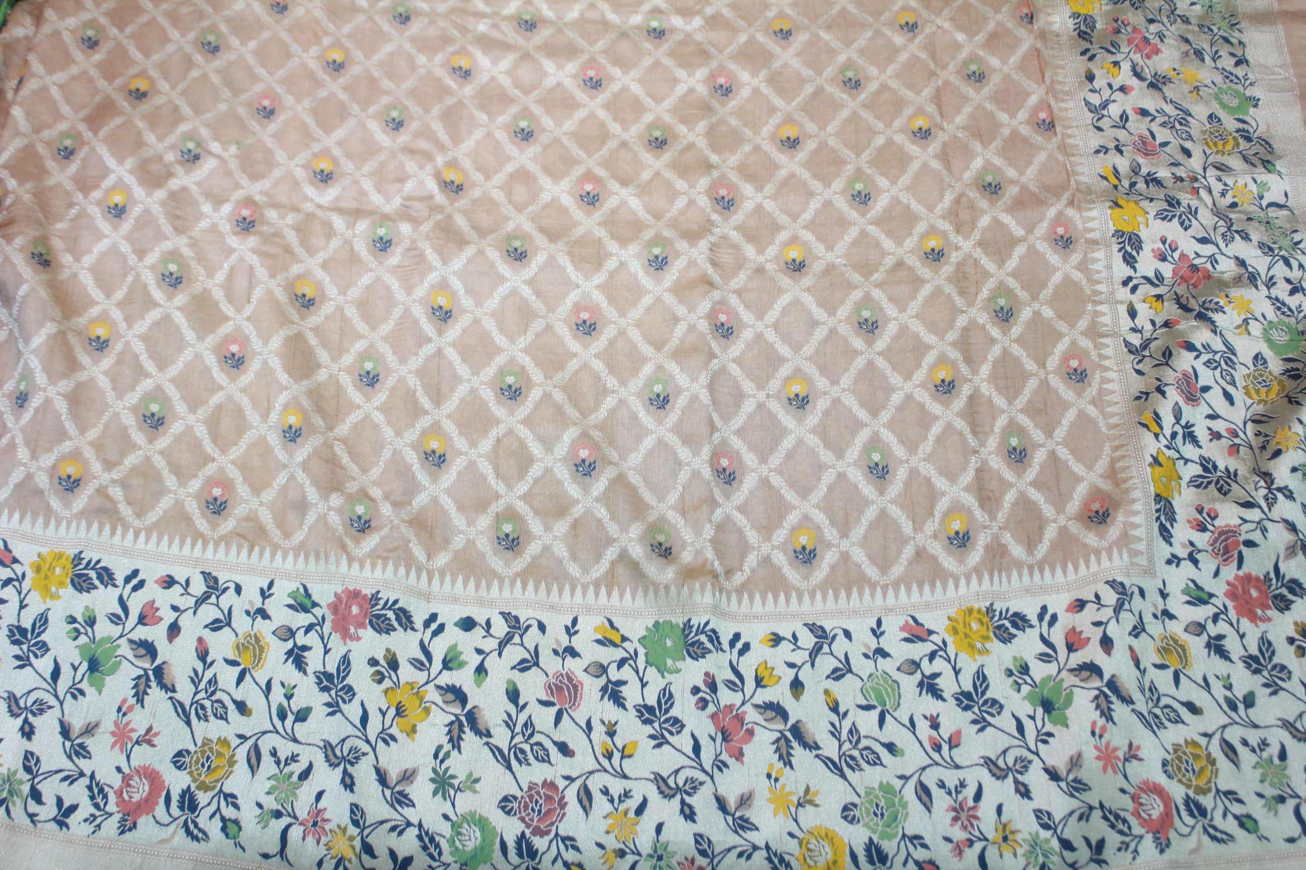 CREAM COLOUR BANARAS SAREE