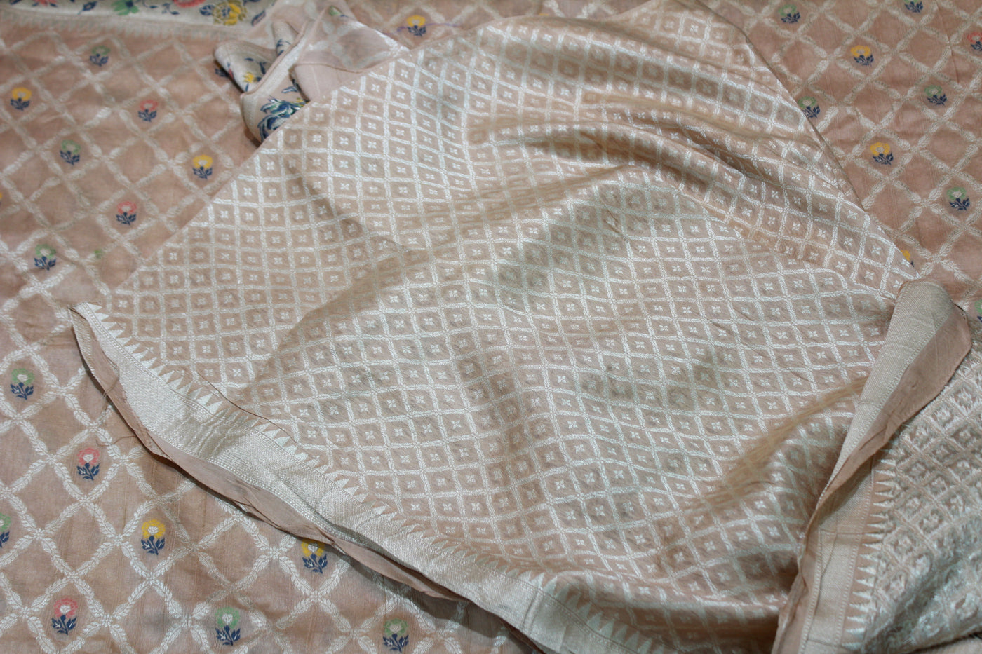 CREAM COLOUR BANARASI SAREE