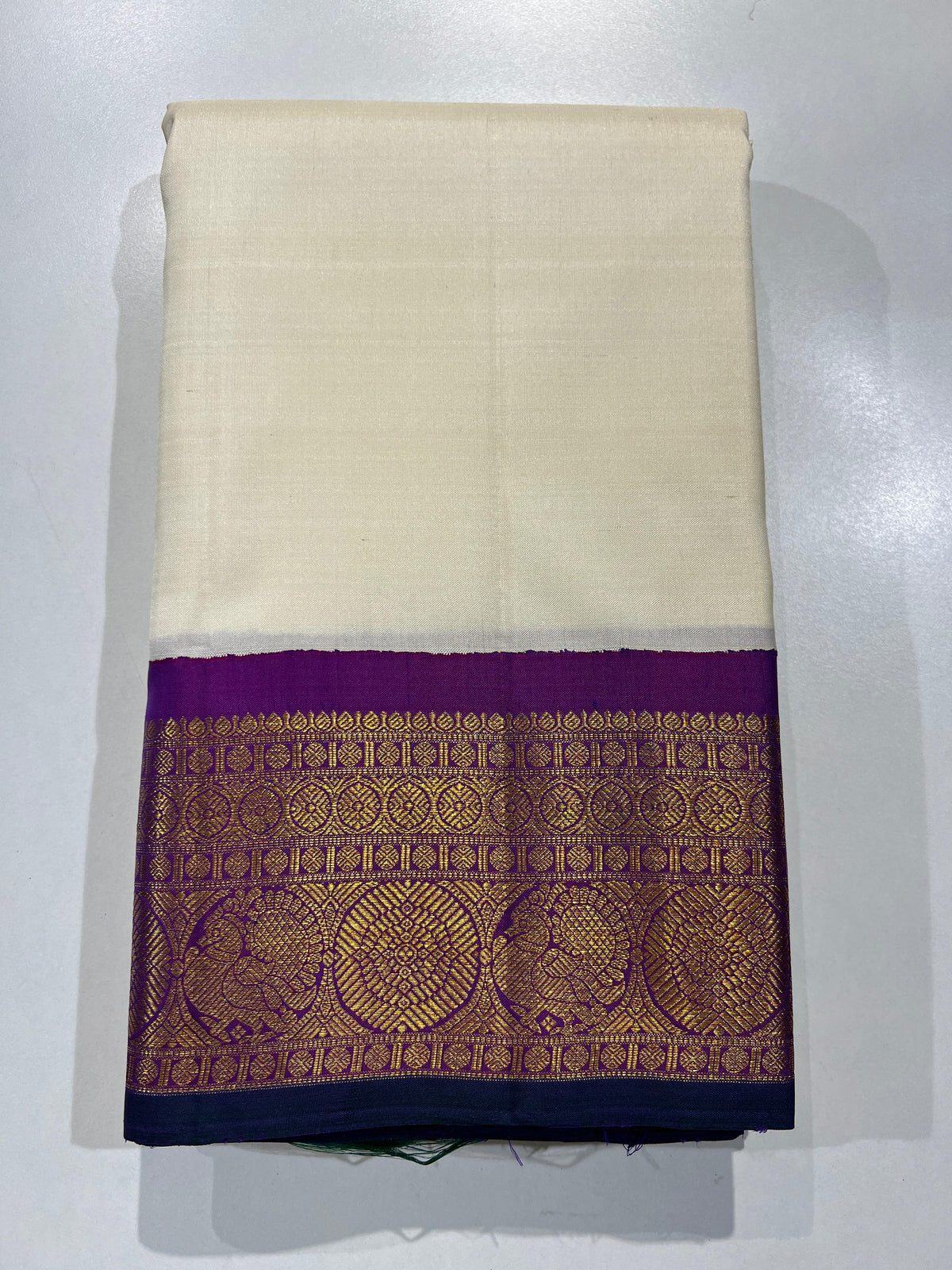 WHITE COLOUR & PURPLE\GOLD BORDER KANCHIPURAM SILK SAREE